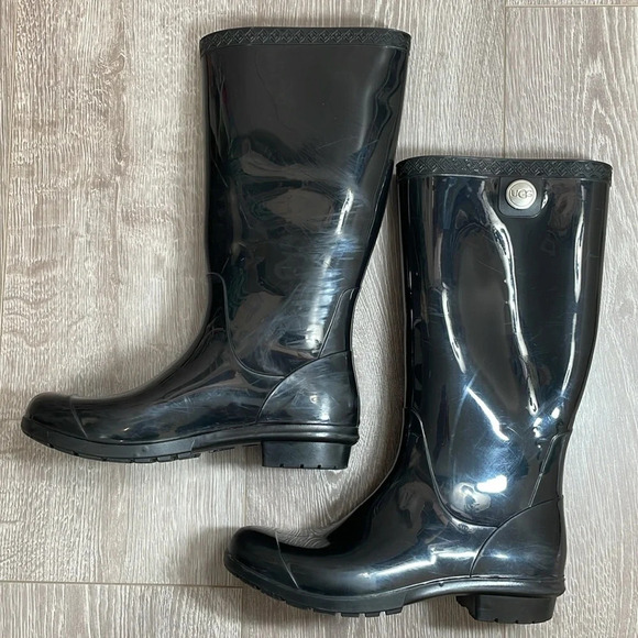 UGG Shaye Tall Rain Boot Black Patent Sheepskin Insole Size 6 - Picture 13 of 14
